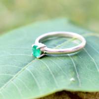 Top qualité naturel vert émeraude 925 en argent Sterling pierres précieuses à la main bague bijoux en gros Direct usine prix bijoux fins