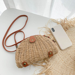 กระเป๋าฟาง Crossbody สไตล์วินเทจชายหาดร้อนพร้อมพู่สำหรับการเดินทางแฮนด์เมดขายส่งทำในเวียดนาม2022 - Product Image 4