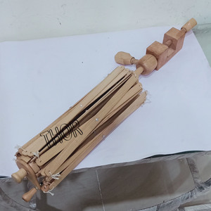 Parapluie en bois Swift fil boule enrouleur support de Table - Product Image 2