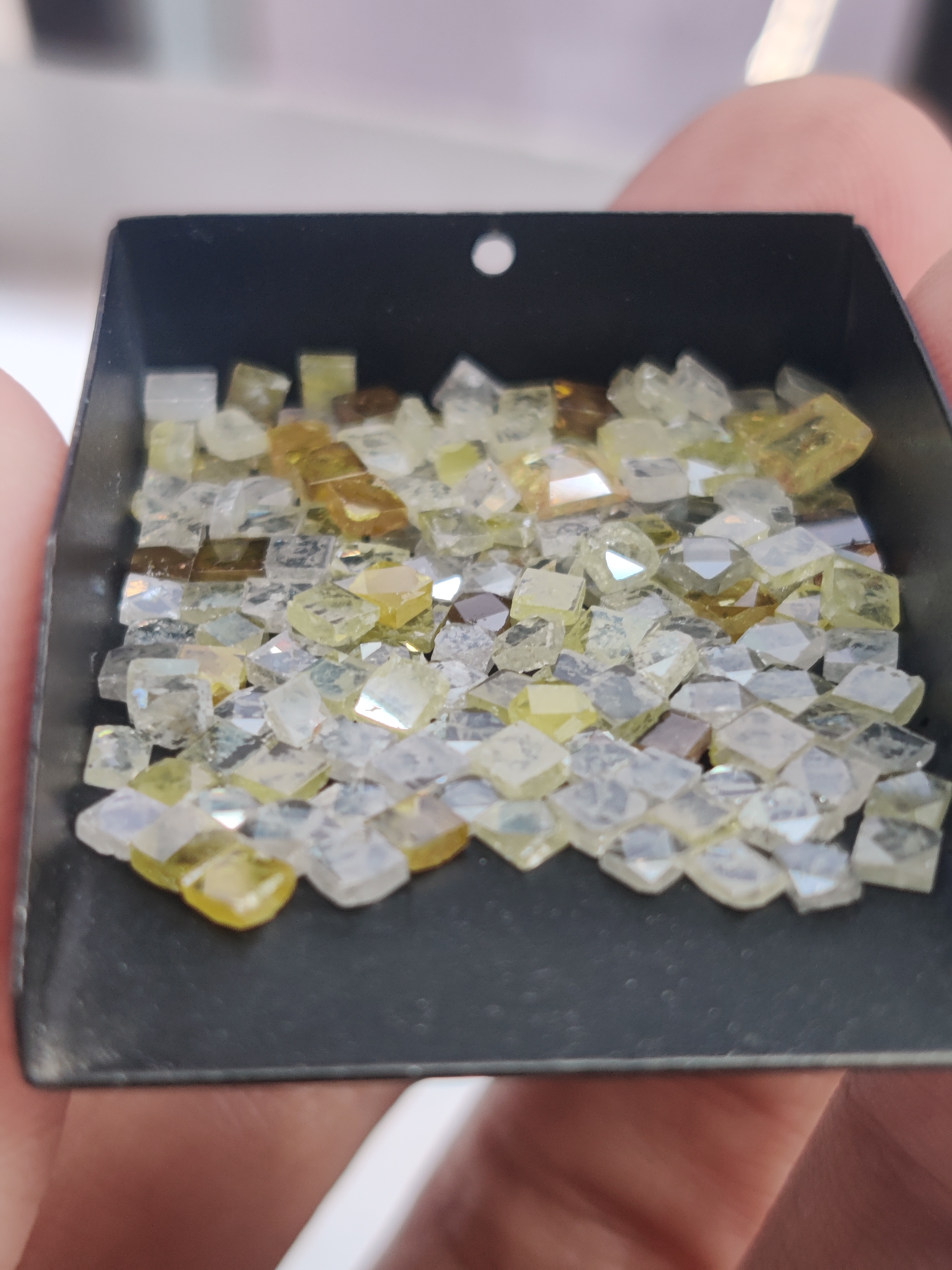 สีน้ำตาล