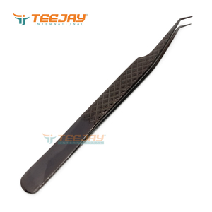 Pince à épiler TEEJAY nouvelle génération, pointe angulaire à 45 degrés, noire, 7 mm, pour isolation des poils, avec poignée diamantée en acier inoxydable de 12,5 cm - Product Image 2