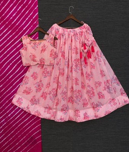 Tendance indien ethnique lourd pur coton Lehenga Choli avec miroir en papier travail avec bordure en dentelle avec rayonne Dupatta vente en gros - Product Image 5