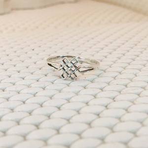 แหวน925น้ำหนักเบาสำหรับผู้หญิงทำด้วยมือแบบเรียบง่ายใหม่ล่าสุด - Product Image 4