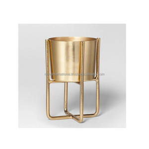 Maceta Moderna de Latón Chapado en Oro con Soporte, Diseño Minimalista para Decoración del Hogar - Product Image 4