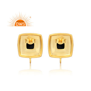 Boucles d'oreilles clous carrées faites à la main en argent sterling plaqué or avec pierre précieuse onyx noir martelé - Bijoux tendance pour fiançailles, mariage et fêtes - Product Image 3