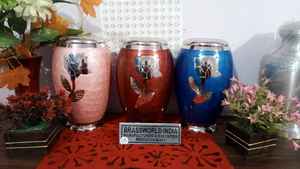 Urna de cremación de latón estándar negra de BRASSWORLD INDIA Funeral Supplies - Product Image 5