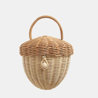 Petit panier en rotin mignon en forme de gland avec couvercle, pratique avec poignée en rotin, vente en gros