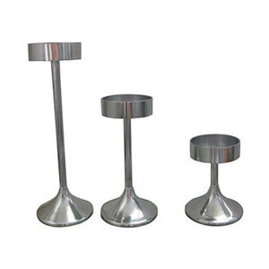 Candelabro de Latón de Seis Brazos, Decoración Elegante para el Hogar Hecha a Mano con Acabado Personalizado por BRASSWORLD INDIA - Product Image 6