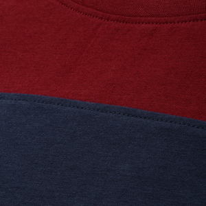 เสื้อยืดและกางเกงขาสั้นสำหรับผู้ชาย,เสื้อยืดแฟชั่นสีแดงพร้อมชุดกางเกงขาสั้น - Product Image 3