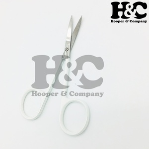 Ciseaux à ongles à cuticules en acier inoxydable courbés blancs personnalisables Lame tranchante Logo Plasma Outil de beauté durable Revêtement de couleur - Product Image 3