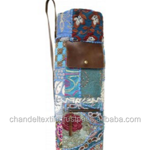 Banjara Vintage Indian Kantha Yogamat Bag Étnico Bordado a mano Estilo de cuero Crossbody decorado con flores y cadenas - Product Image 3