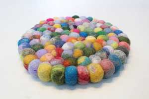 Lot de 3 tapis de table en feutre écologique faits à la main 20 CM tampons chauffants de cuisine en laine ronde multicolore Dessous de plat décoratifs - Product Image 2