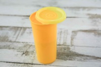 Gobelets en plastique or écologiques de haute qualité avec couvercles moule personnalisé conception IML paroi unique 450ml boisson Vietnam fabricant