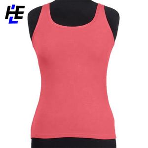 Camiseta sin mangas de mujer Flattering Fit para un estilo de vida activo - Product Image 1