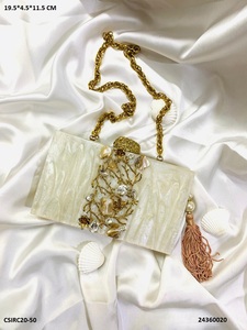 Sacs de soirée exclusifs pour mariée Pochettes en résine - Product Image 6