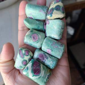 Meilleure vente cristal vente en gros rubis naturel fuchsia pierre tombée pour reiki guérison pierre précieuse en vrac fabricant kinggemmes - Product Image 3