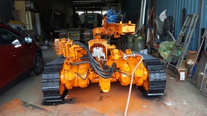 ใช้เครื่องเจาะแบบตีนตะขาบลม Furukawa PCR200 - Product Image 2