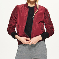 Blousons Bomber Matelassés en Satin pour Femmes – Respirants, Manches Longues, Fermeture Éclair, Col Montant, Confortables en Nylon – Vente en Gros