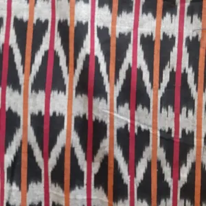 Tessuto colorato in cotone stampato Ikat per abbigliamento, accento per la casa, tessuto Ikat in cotone per tappezzeria domestica tessuto decorativo