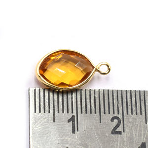 Pendentif en quartz citrine de forme marquise avec sertissage argenté de 15 à 17 mm avec bélière plaqué or - Product Image 2