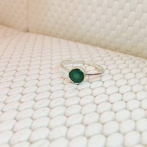 Sólido 100% 925 Plata Anillos unisex Delicado Lindo Esmeralda Piedras preciosas Ajuste de bisel Calidad superior para fiestas Fábrica al por mayor - Product Image 2