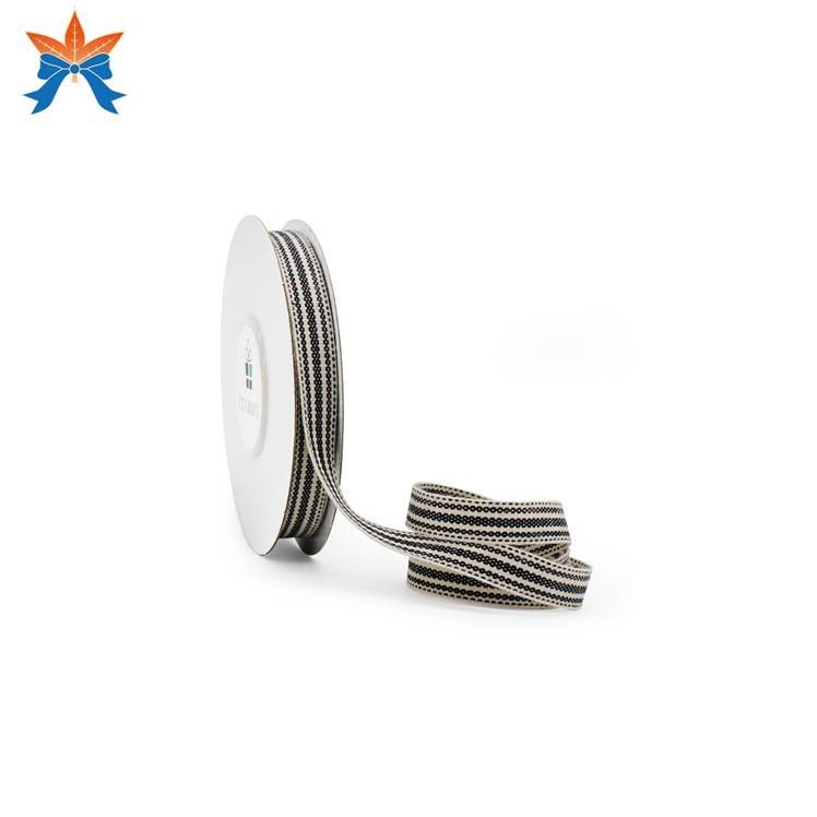 สีงาช้าง