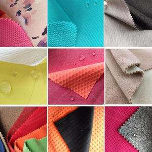 Chaquetas deportivas Softshell personalizadas para hombre, informales, de invierno, grises, impermeables, transpirables, de talla grande, con capucha térmica y bolsillo con cremallera lavada - Product Image 6