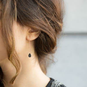 Pendientes de plata de ley 925 con diseño de lágrima de circonita negra, hechos a mano - Product Image 2