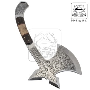 Hacha Táctica Personalizada con Cabeza de Pico, Diseño Grabado a Mano, Acero Inoxidable, Mango de Madera de Palisandro y Olivo para Uso de Supervivencia - Product Image 5
