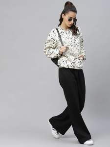 ชุดกีฬาสองชิ้นลายแฟชั่นใหม่สำหรับผู้หญิงชุดวอร์มแนวสตรีทแบบซับลิเมชันพร้อมสเวตสูท2ชิ้น - Product Image 4