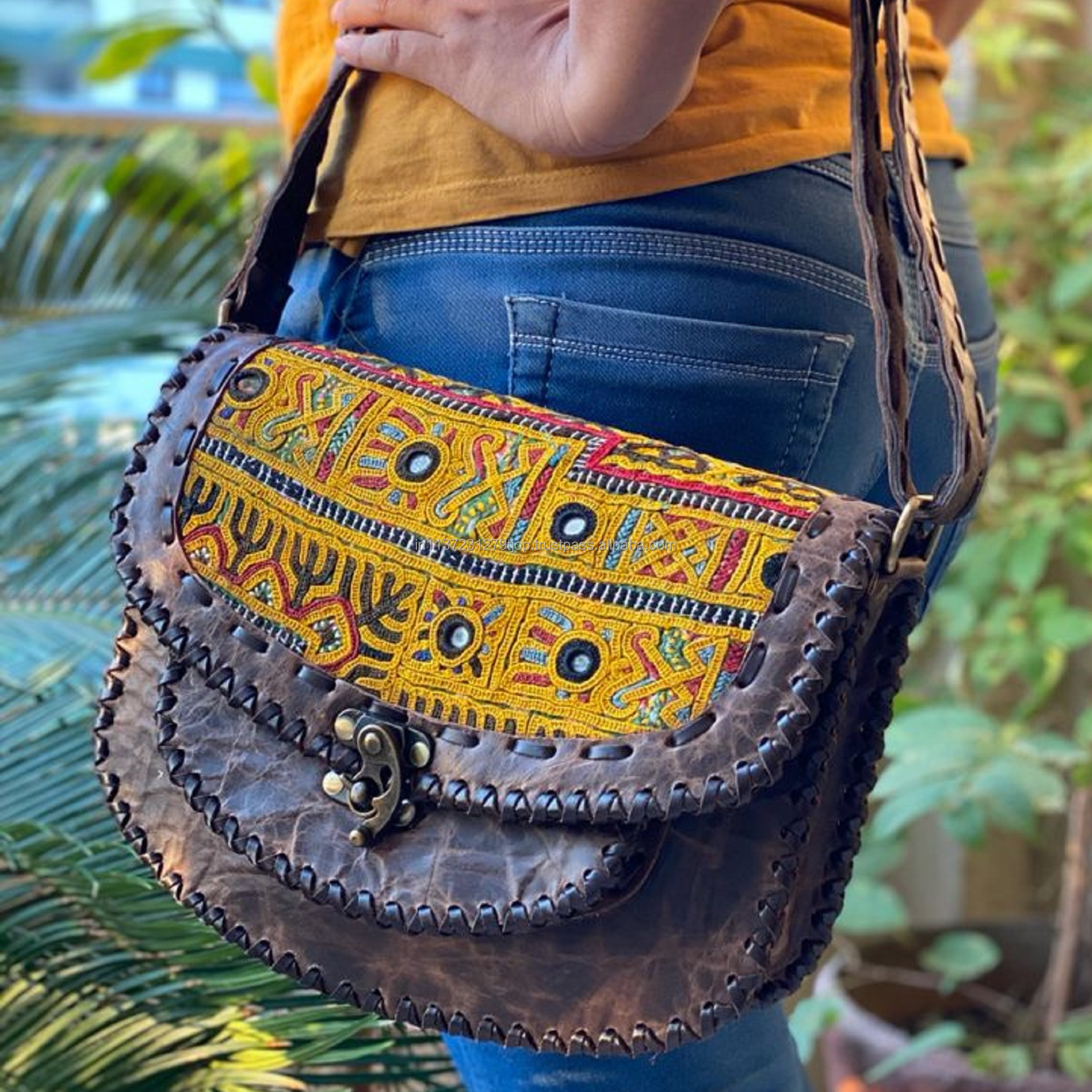 Indian Tas Bahu Kulit Gipsi Bergaya Banjara Boho Tas Bahu Tas Kerja Tambalan