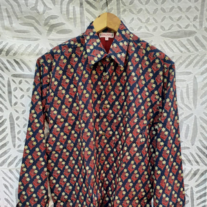 Venta al por mayor de algodón bloque impreso tela hombres camisa con cuello vuelto escote con botón Arriba camisa verano fiesta hombres ropa - Product Image 1
