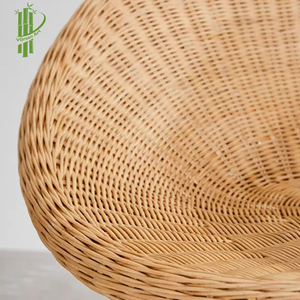 Fauteuil d'appoint pivotant moderne en rotin, fauteuil de loisirs en osier en forme de bol avec mousse à mémoire de forme, siège de salon tressé à la main pour hôtel et appartement - Product Image 2