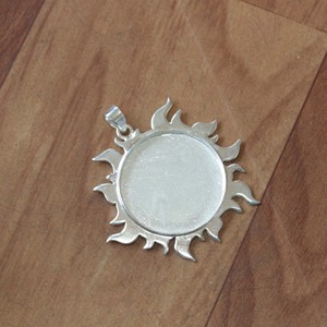 ฐานเงินโบราณทรงหลังเบี้ยตั้งแผ่นดิสก์สไตล์ชาติพันธุ์กรอบดวงอาทิตย์จี้โรเดียมและชุบทองจี้เสน่ห์ - Product Image 5