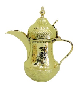 กาต้มกาแฟดัลลาห์ทองเหลืองแบบดั้งเดิมของอาหรับ |   เครื่องชงชาและกาแฟสีทอง ของตกแต่งวันอีด หม้อกาฮ์วาแบบตอกลาย สไตล์อ่าวอาหรับ ชุดเสิร์ฟ ของขวัญ - Product Image 1