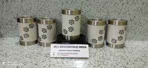 Brassworld India Tea Pet Cremation Urn Brown con patas doradas y banda Suministros funerarios - Product Image 5