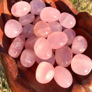Fábrica al por mayor de cuarzo rosa Natural piedra caída Reiki curación meditación cristal Feng Shui energía divina recuerdo - Product Image 3