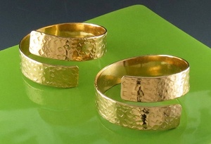 Servilleteros elegantes de latón martillado - Product Image 2
