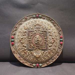 Mandala de cobre Tibetano con acabado dorado, piedra tachonada - Product Image 4