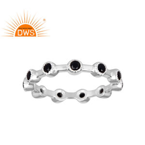 แหวนพลอยสปินเนอร์สีดำทำจากธรรมชาติ,แหวนเพชรสเตอร์ลิง Eternity - Product Image 1