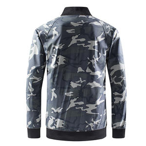 Chaqueta ligera con capucha y logotipo personalizado para hombre, a la moda rompevientos, a prueba de viento, para deportes al aire libre - Product Image 3