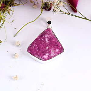 Colgante de calcita de cobalto natural Colgante de Plata de Ley 925 Calidad Cobalto Calcita Piedra preciosa Diseño hecho a mano - Product Image 2