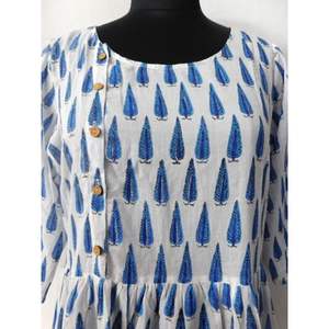 Robes décontractées de créateur moderne tendance pour femmes en pur coton imprimé à la main tissu floral à manches longues Kurtis au sol - Product Image 3