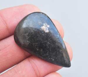 Gema Natural de Nuummite Apache (Negra) en Forma de Cabujón, 20-55mm, Ovalada/en Forma de Pera, Alta Calidad, Venta al Por Mayor para Decoración de Uñas - Product Image 2