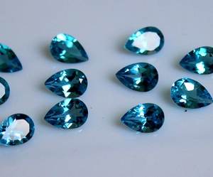 Topacio azul suizo facetado forma de pera piedra preciosa suelta cabujón Natural buena calidad precio al por mayor por quilate para la fabricación de joyas - Product Image 2