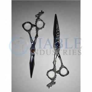 กรรไกรตัดผมด้ามมังกรมีลวดลายเป็นเหล็ก J2พร้อมใบมีดคมเครื่องมือด้านความงาม - Product Image 3