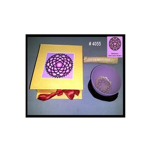 Bol chantant tibétain artisanal en bronze, mélange de sept métaux, pour le CHAKRA DE LA GÂCHE, son agréable pour la méditation, en emballage cadeau - Product Image 1