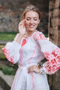 Robe brodée ukrainienne manches longues longueur mollet avec encolure en O tissée et durable avec ceinture naturelle - Product Image 3