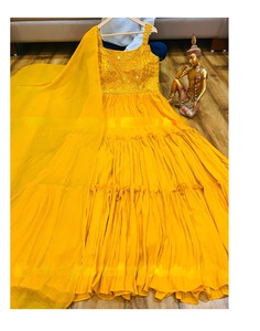 Robe à motif jaune de haute qualité, avec un joli miroir en feuille d'aluminium, fonctionne sur knareen duppta et impression en or pour femmes - Product Image 1