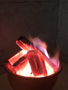 LOOKING FOR CHARCOAL GRILL FOR BBQ THIS WINTER IN Auckland HEAVY WOOD 4-10 CM FOR SUPERMARKET/RESTAURANT 3 KG 4 KG 5 KG - Product Image 3